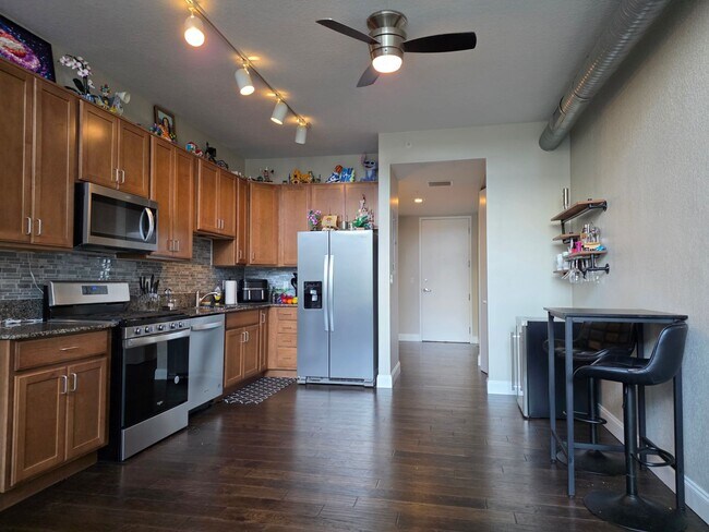 Building Photo - One Bedroom Condo at The Vue in Downtown Orlando
