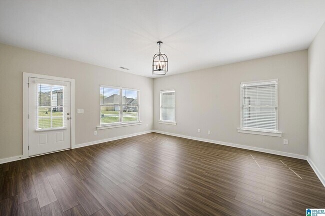 Building Photo - 129 Kings Wy
