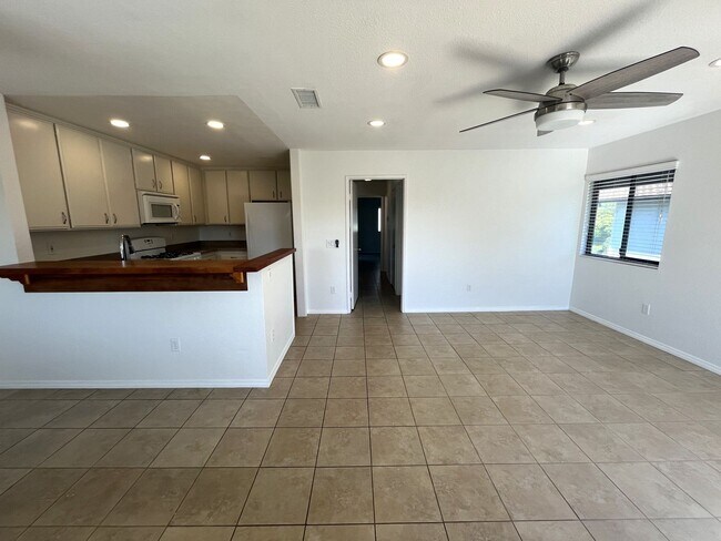 Building Photo - 2556 Ocean Cove Dr