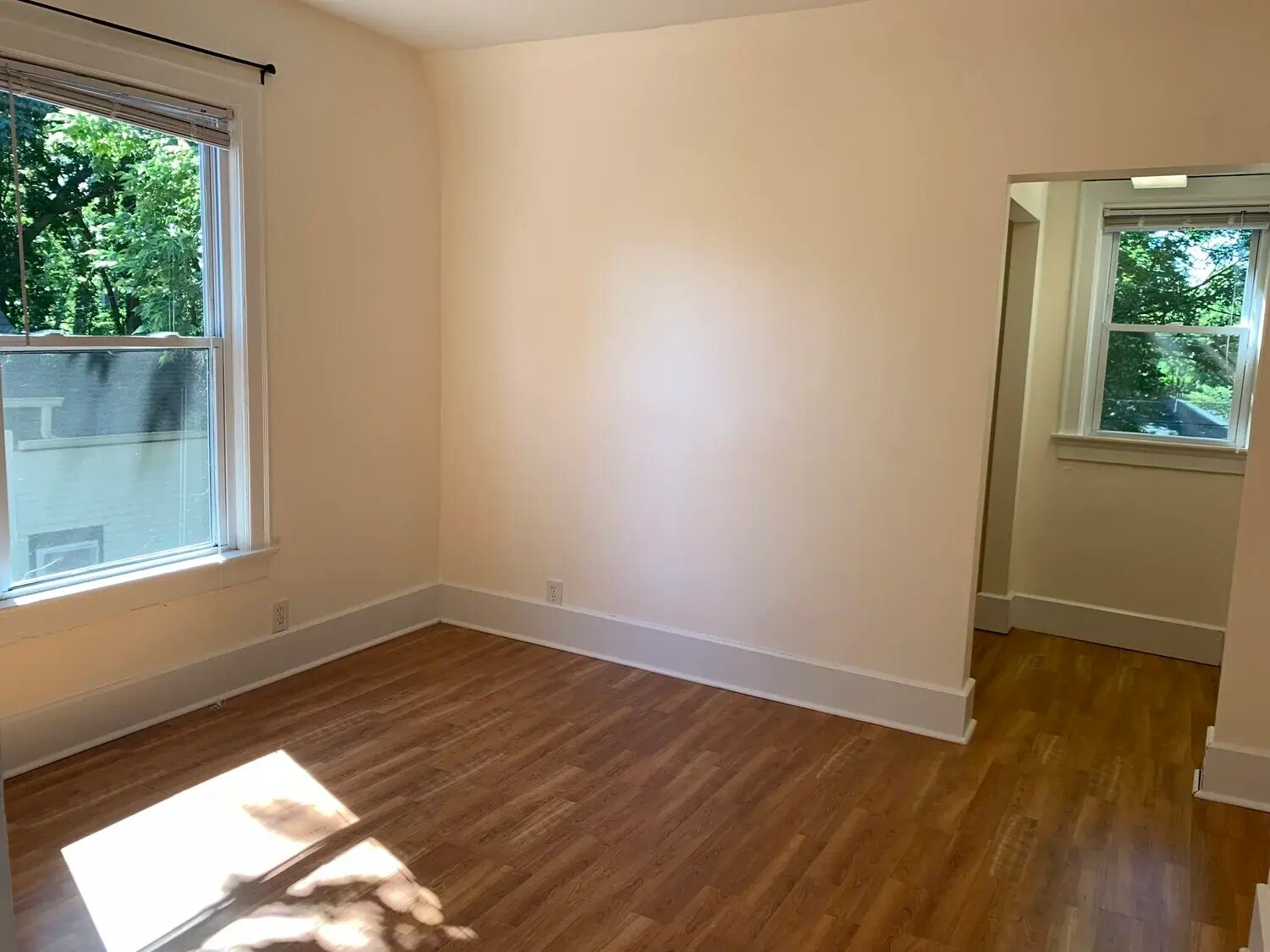 Building Photo - 430 E 2nd St