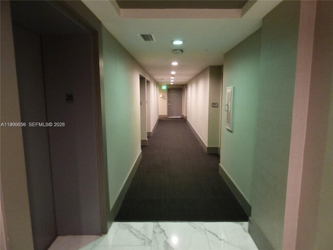 Building Photo - 185 SE 14th Terrace