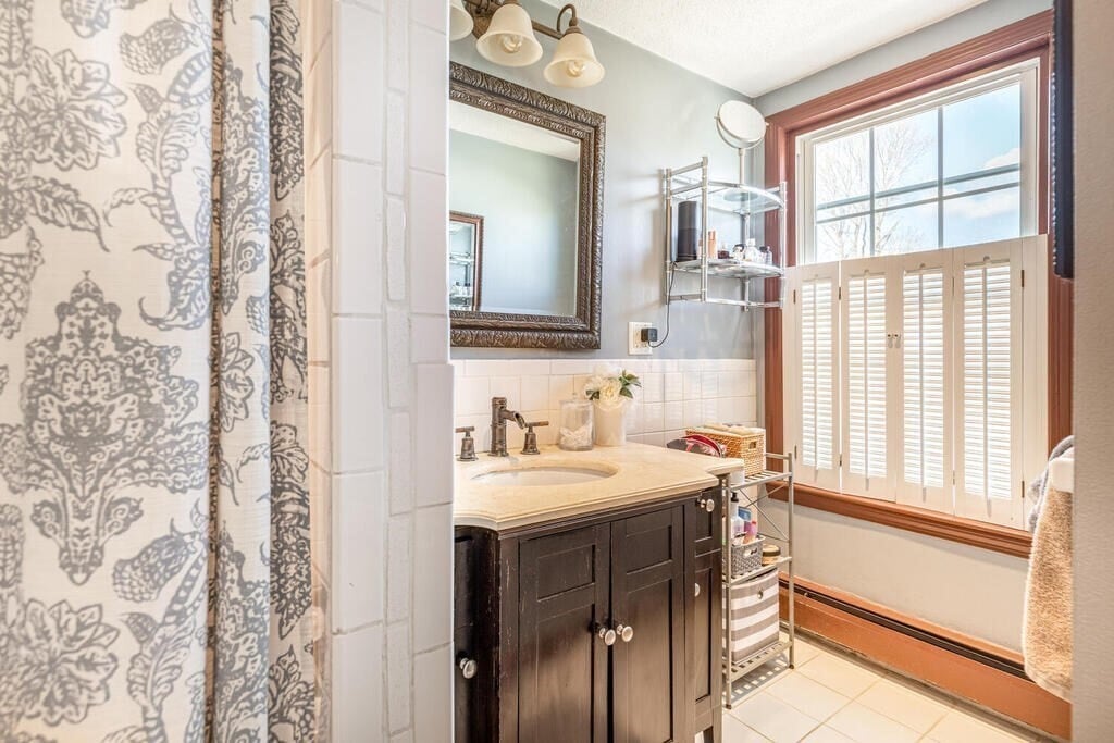 Building Photo - 39 Melvin St