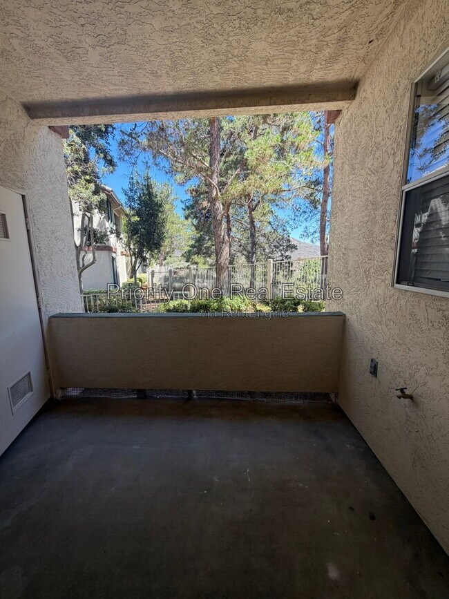 Building Photo - 10844 Sabre Hill Dr
