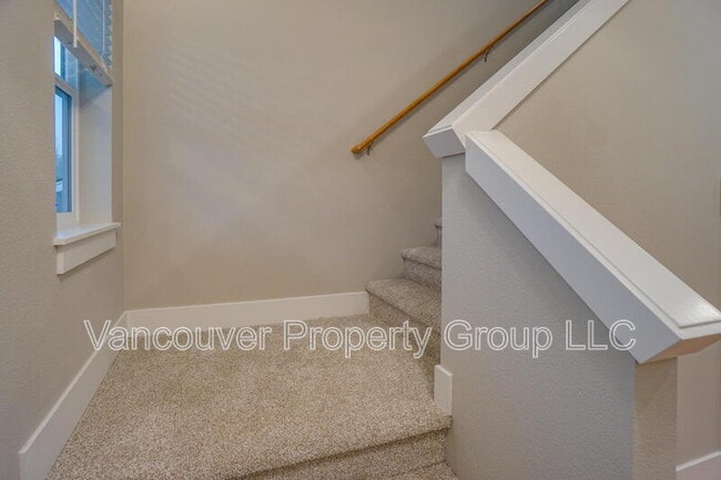 Building Photo - 2215 E Badger Wy