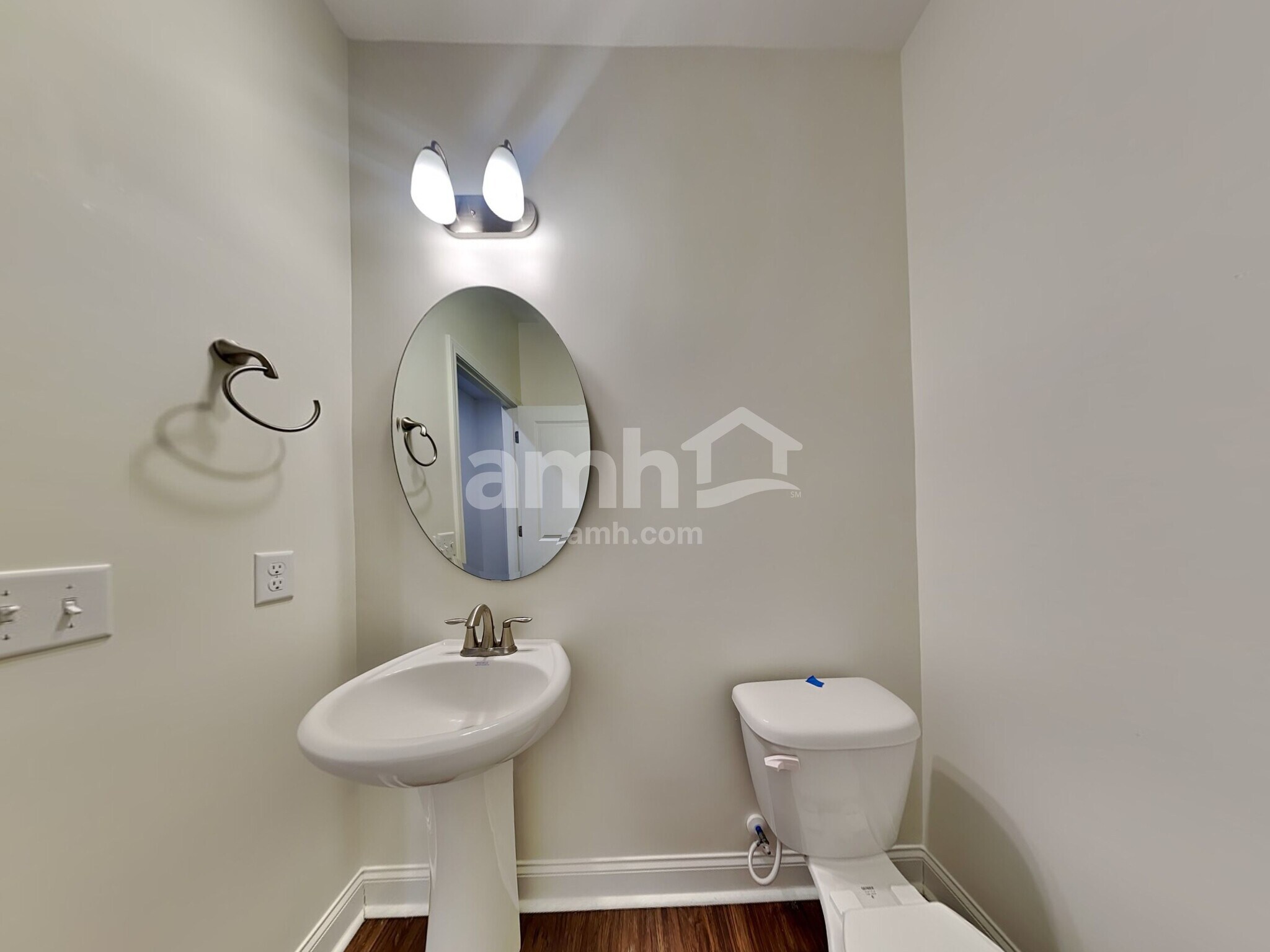 Building Photo - 234 Swan Dr