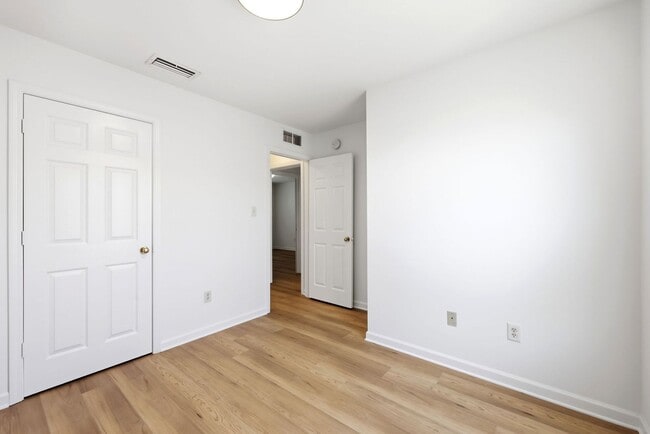 Building Photo - 3 Bedroom 2.5 Bathroom 1 car garage Single Family Home