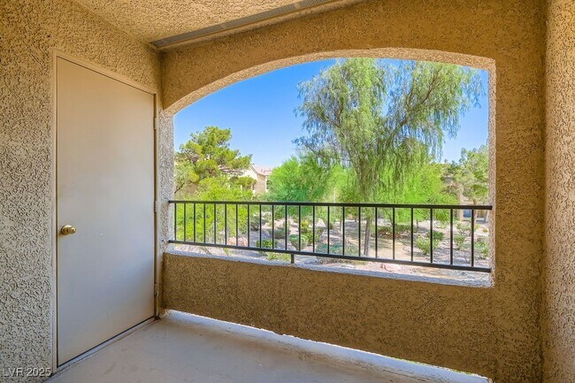 Building Photo - 7885 W Flamingo Rd