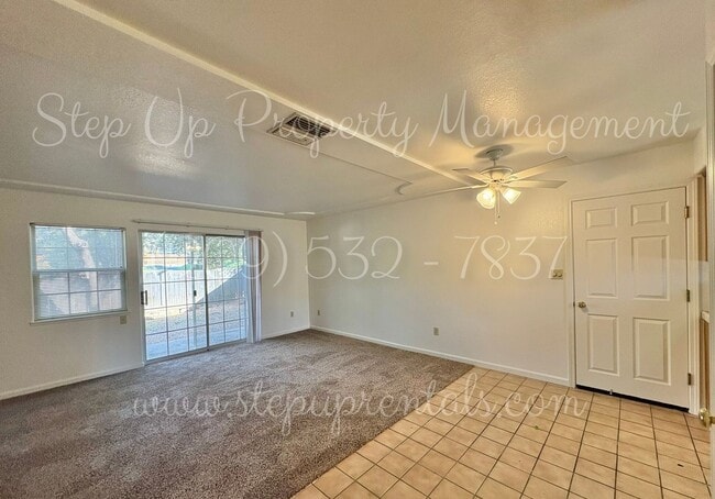 Building Photo - Bright and Freshly Updated 3 Bed 1.5 Bath Townhouse!