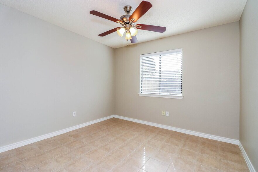 Building Photo - 309 Chasmier Way