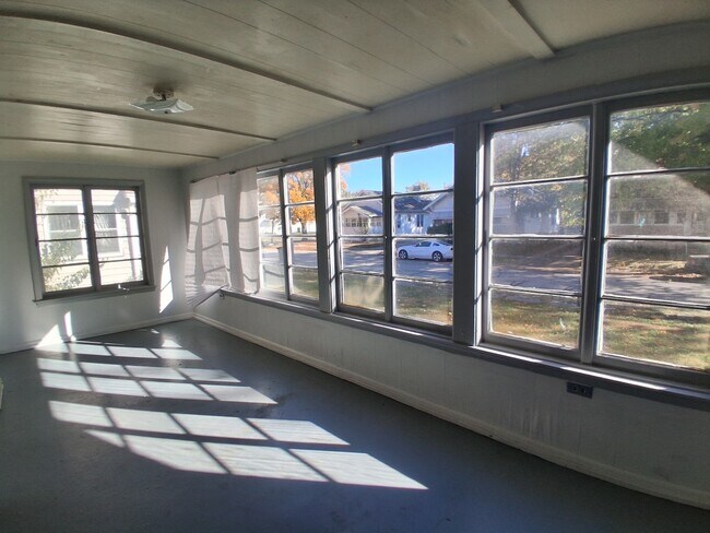 Building Photo - 28 S Virginia Ave