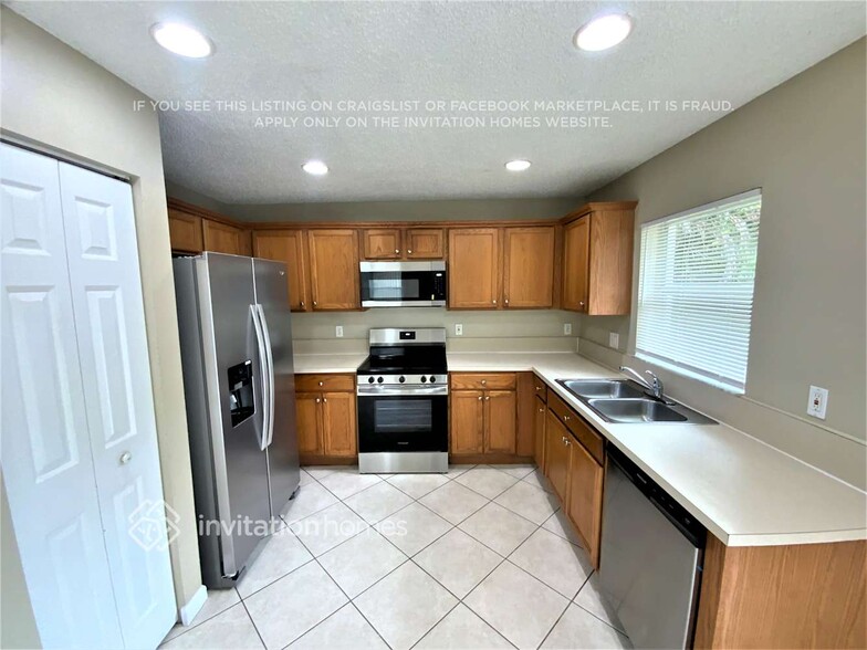 Building Photo - 1156 Rialto Dr