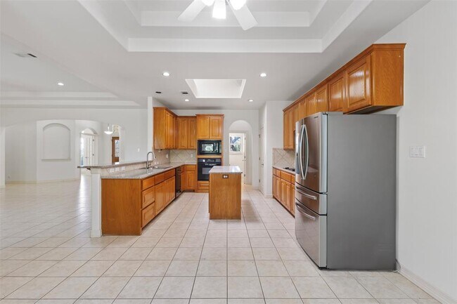 Building Photo - 13700 Madrone Mountain Way