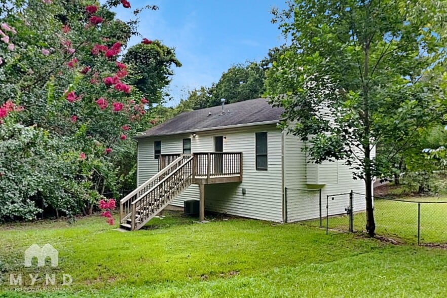 Building Photo - 2664 Bomar Rd