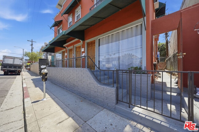 Building Photo - 5760 Melrose Ave
