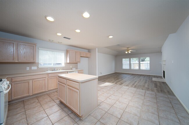 Building Photo - 4710 Shane Creek Ln