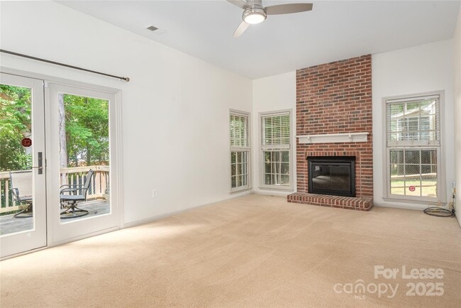 Building Photo - 10024 Avon Farm Ln