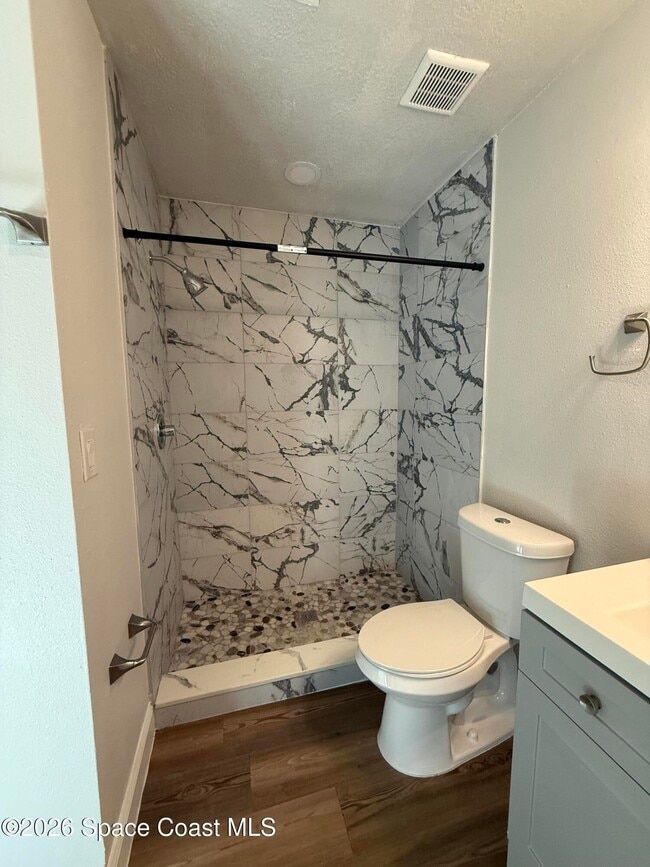 Building Photo - 1465 Malibu Cir NE