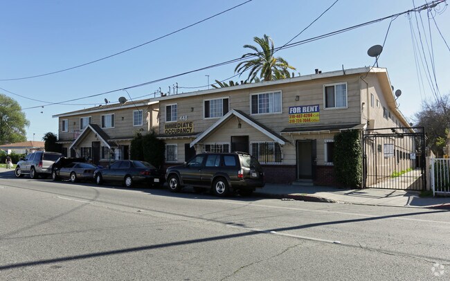 Primary Photo - 446-448 W Alondra Blvd