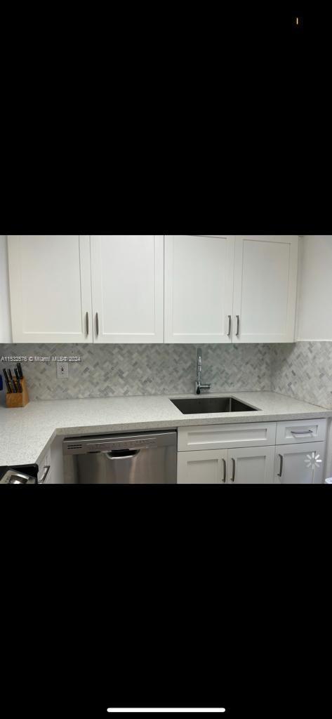 Building Photo - 220 Kings Point Dr