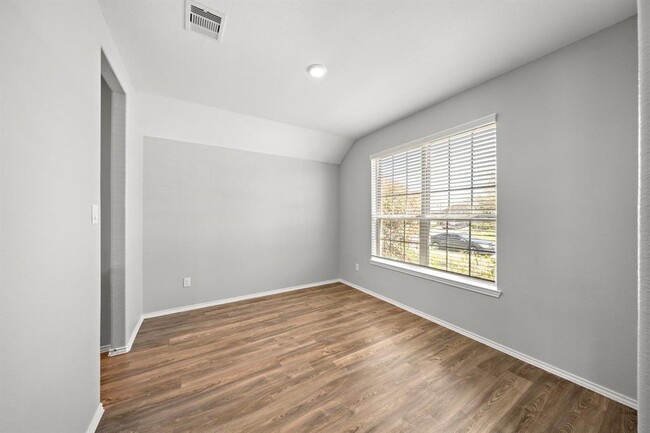 Building Photo - 446 Ridgewood Terrace Dr