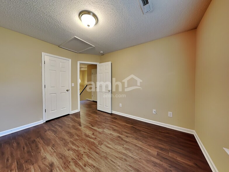 Building Photo - 1621 Harper Spring Dr