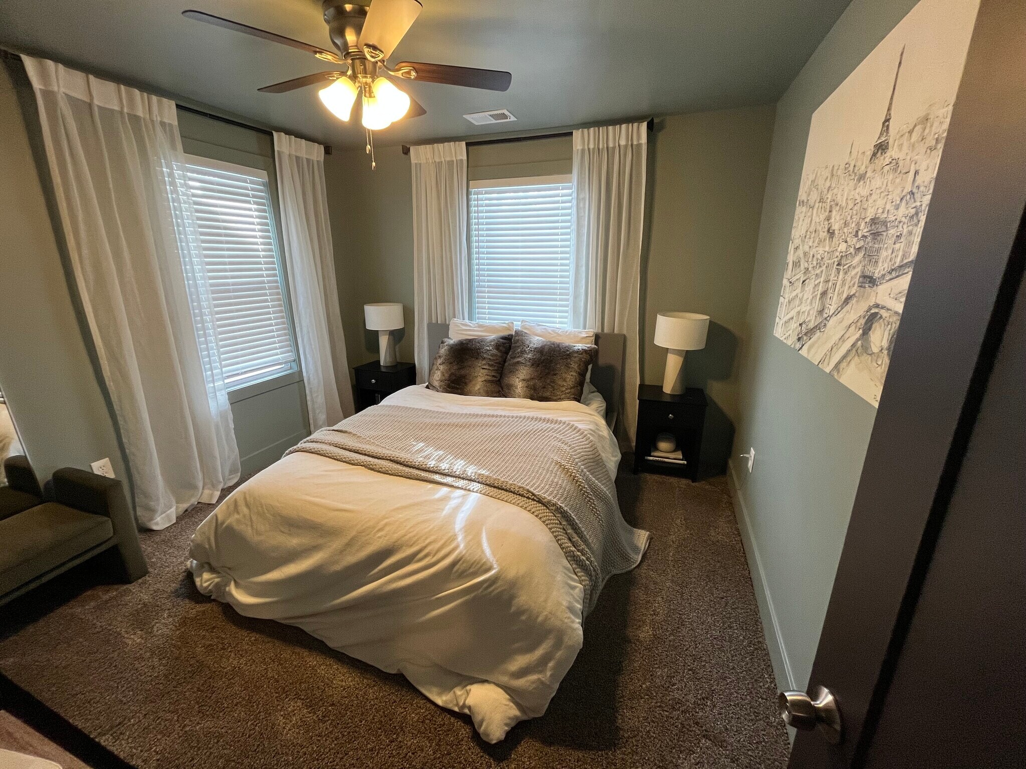 2nd floor bedroom - 2627 Campbell St