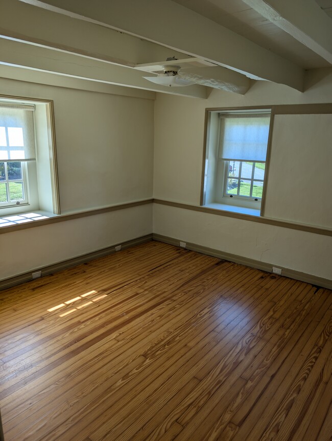 Building Photo - 40 Creamery Rd