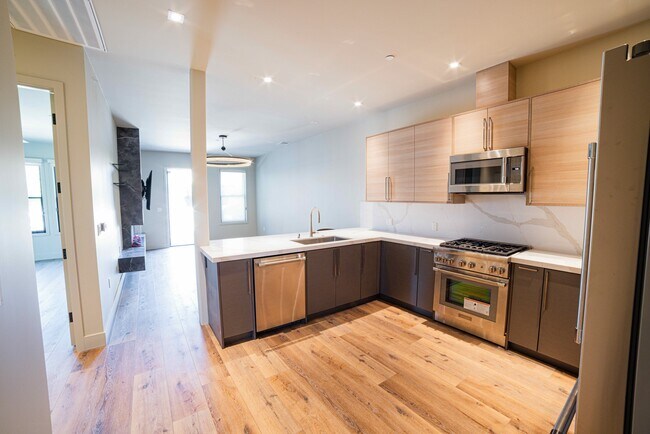 Building Photo - Rhine House Lofts