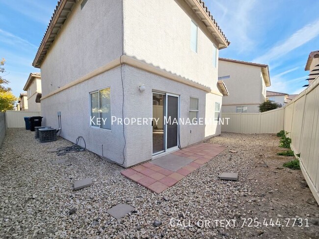 Building Photo - 3 BEDROOM 2.5 BATH HOME IN SILVERADO RANCH...