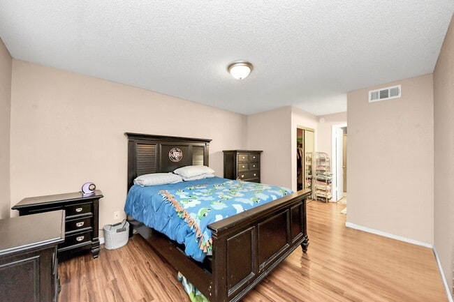 Building Photo - 10555 Turtlewood Ct