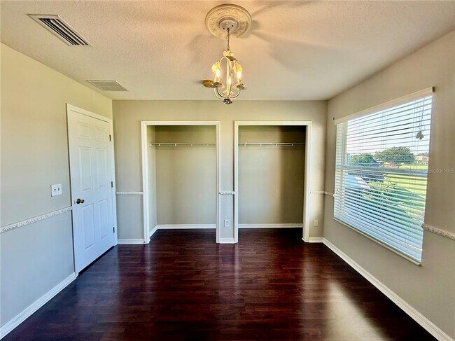 Building Photo - 11161 Creek Haven Dr