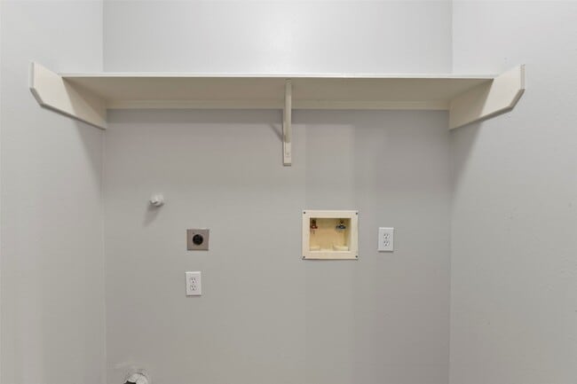 Building Photo - 15819 Misty Loch Ln