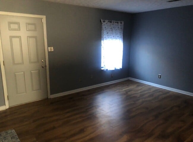 Building Photo - 2BR/ 1.5BA Townhouse in Bearden w/ 1 car garage