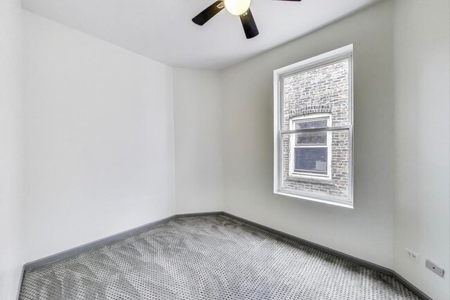 Building Photo - 737 E 50th St