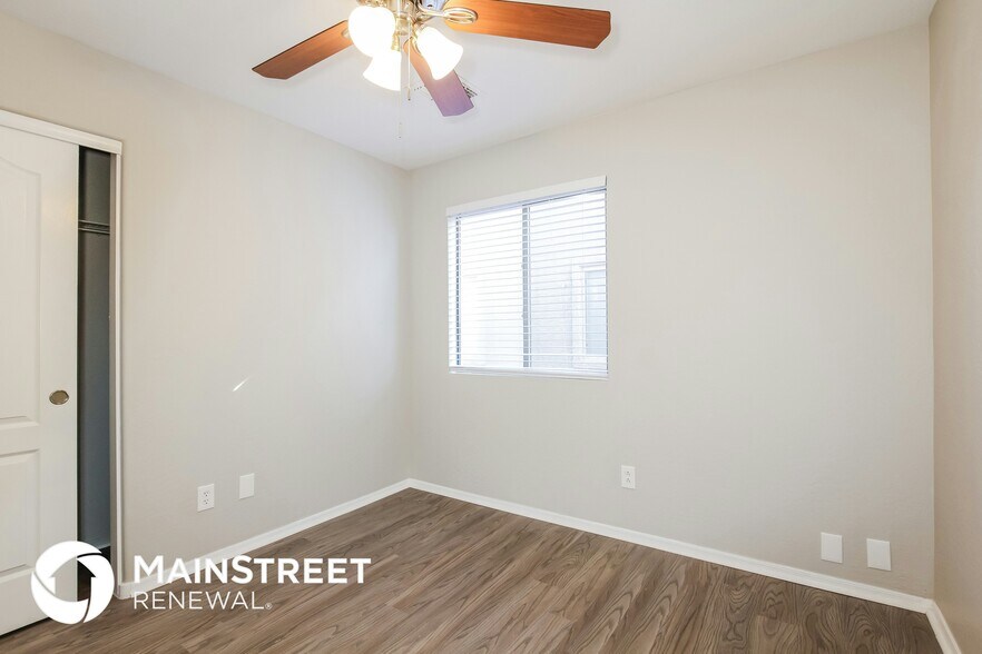 Building Photo - 4648 N 113th Dr