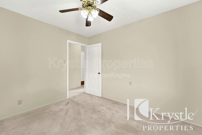 Building Photo - 791 Rosewood Ave