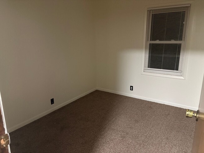 Building Photo - 625 S Austin St