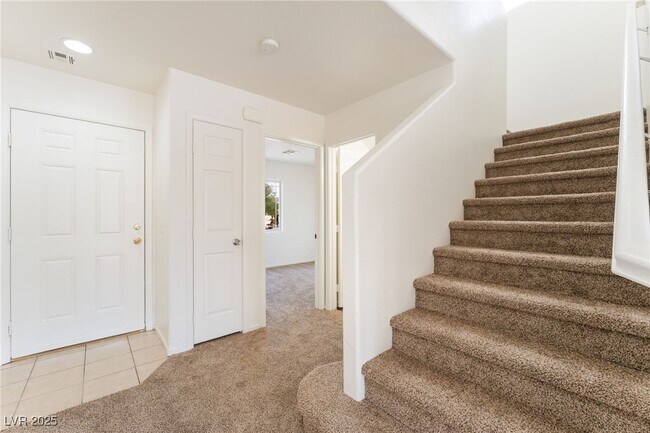 Building Photo - 4045 Puebla St