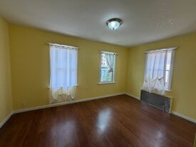 Building Photo - 250 Ocean View Ave