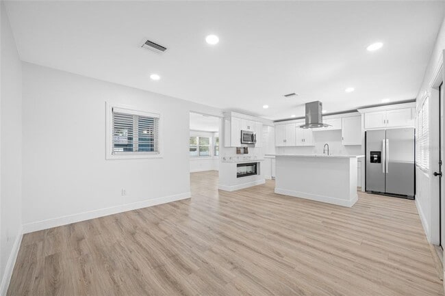 Building Photo - 255 37th St N
