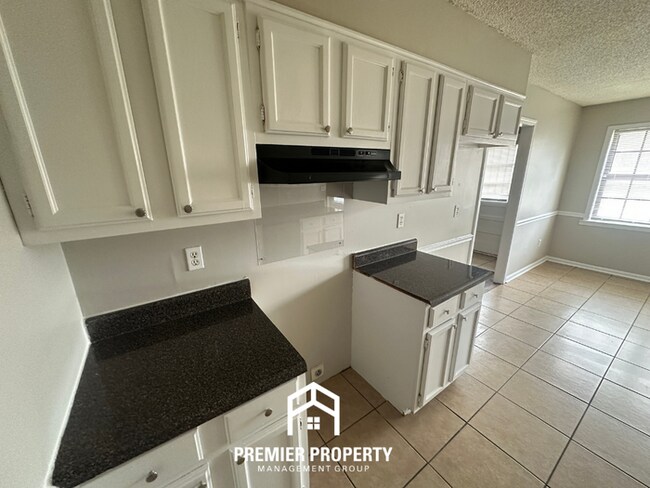 Building Photo - 4505 Stony Point Dr