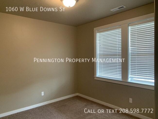 Building Photo - 1060 W Blue Downs St