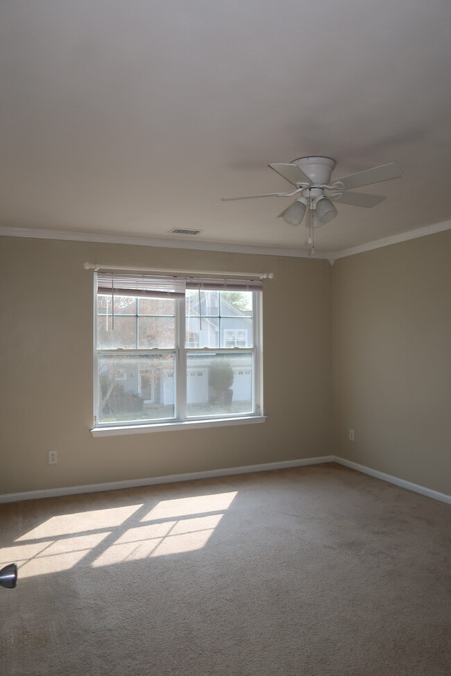 Building Photo - 5816 Reon Ct