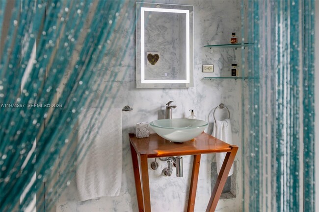 Building Photo - 750 NE 120th St