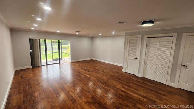 Building Photo - 360 Canal S Point