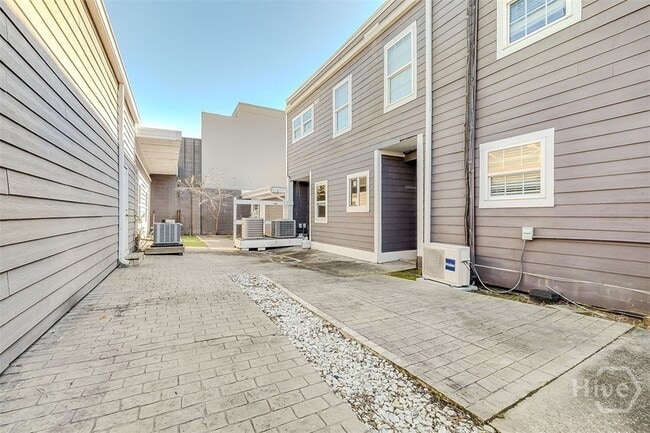 Building Photo - 508 E Liberty