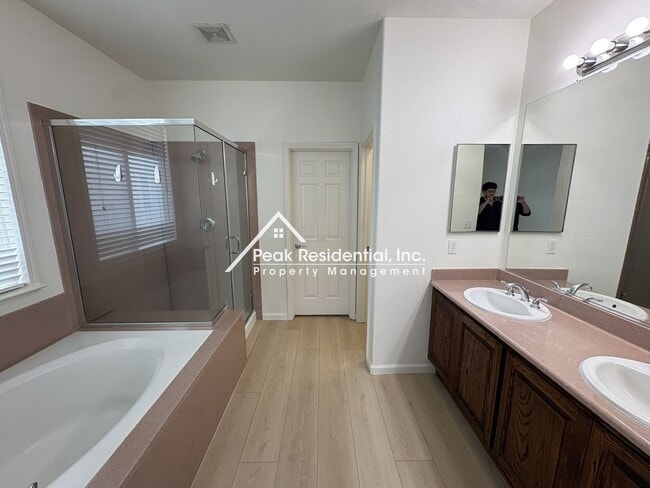 Building Photo - Very Nice Elk Grove 3bd/2ba Home!