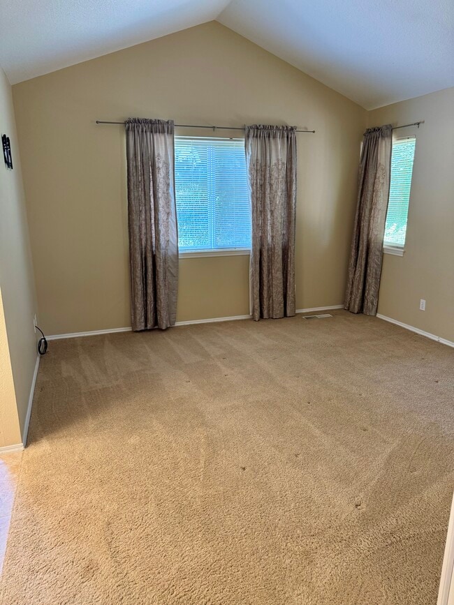 Building Photo - 15325 SW Widgeon Ct