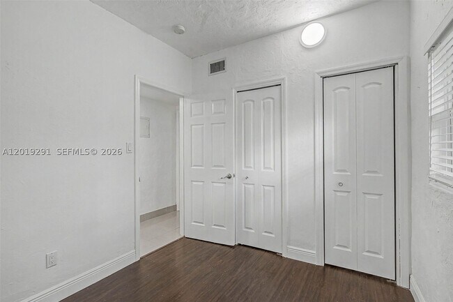 Building Photo - 5917 SW 62nd St