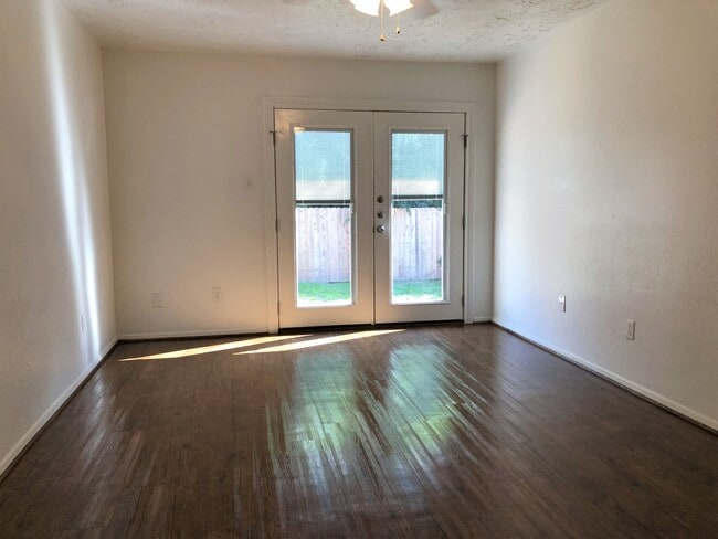 Building Photo - 3705 Choctaw St